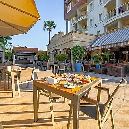 Grand Cettia Hotel 5*