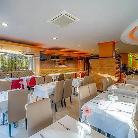 Grand Cettia Hotel 5*
